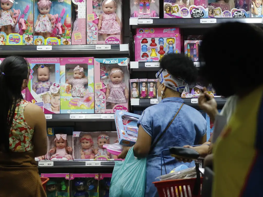 movimento de vendas de brinquedos para o dia das criancas comercio varejista nas ruas do polo saara centro do rio de janeiro ffraz abr 100720210103