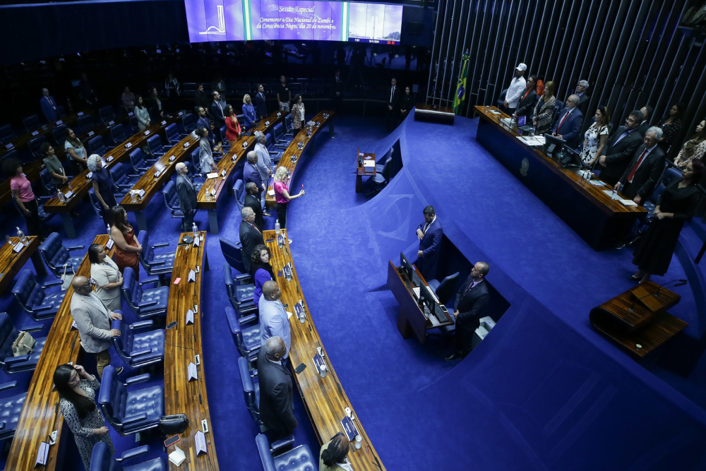senado durante sessão especial semipresencial para comemorar o dia nacional de zumbi e da consciência negra