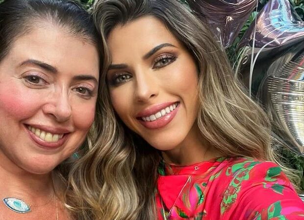 ana paula minerato com a mae widelg