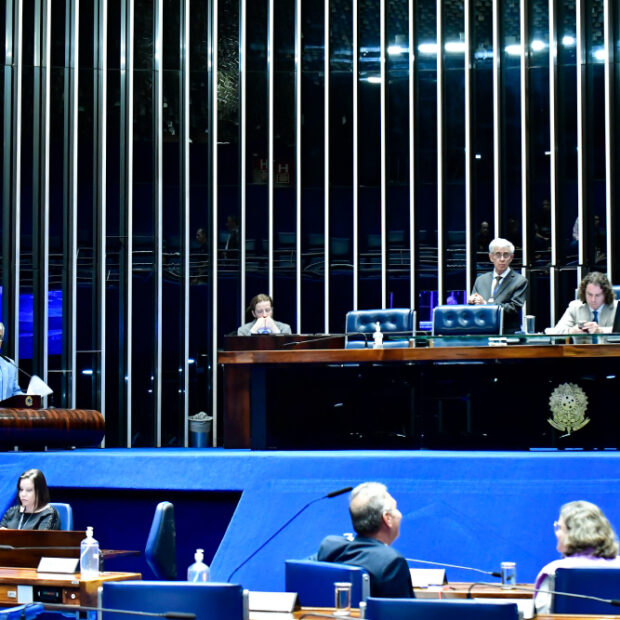 plenário do senado federal durante sessão deliberativa ordinária. (1)