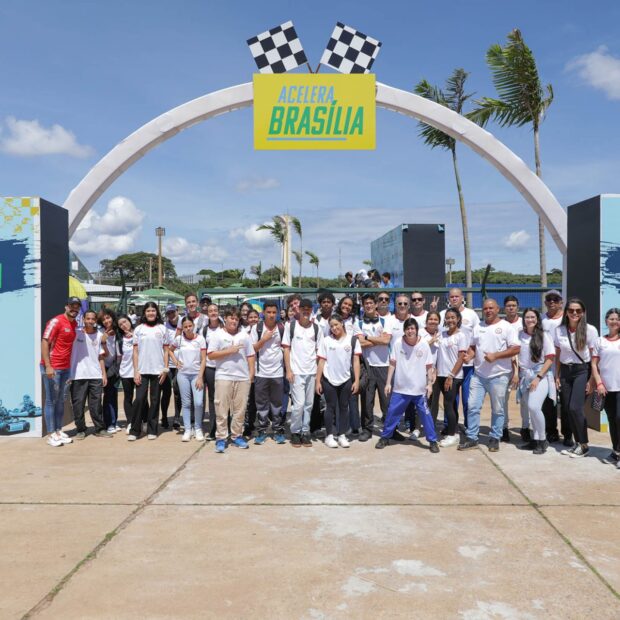 dentro 1 43 1920x1280