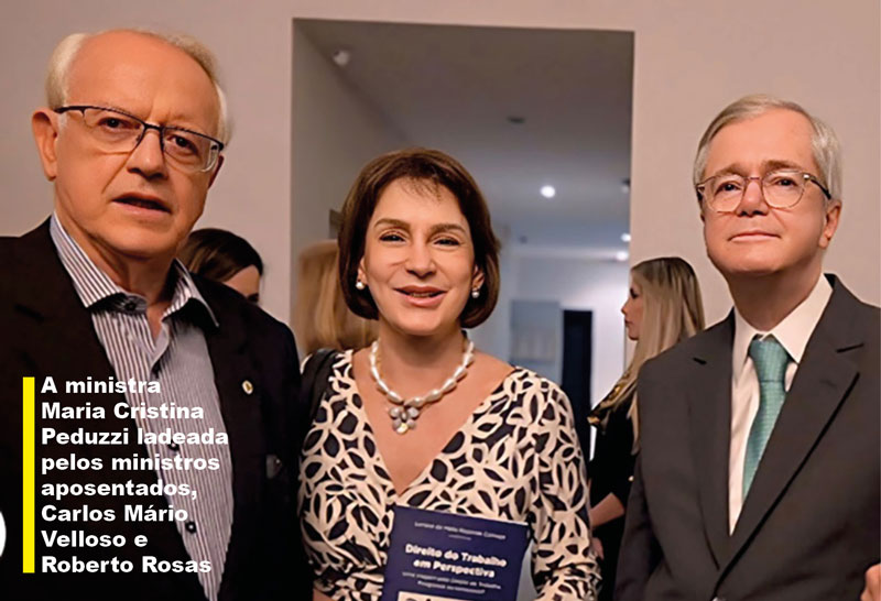 a ministra maria cristina peduzzi ladeada pelos ministros aposentados, carlos mário velloso e roberto rosas