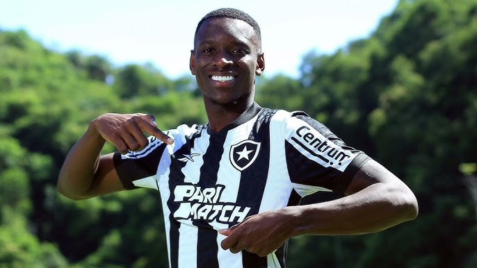 Atualmente o jogador é considerado o vice-artilheiro do time carioca.