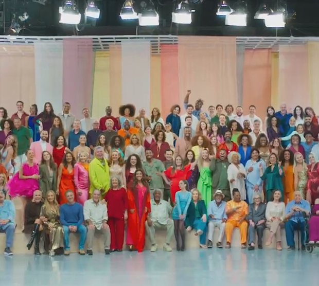 A clássica inserção na programação da emissora contou com a presença de Eliana, Maisa, Xuxa, Gil do Vigor, Bia do Brás e Fernanda Bande.