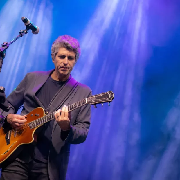 O cantor foi processado após gravar uma paródia da música “Pintura Íntima” para ajudar Fernando Haddad nas eleições de 2018.