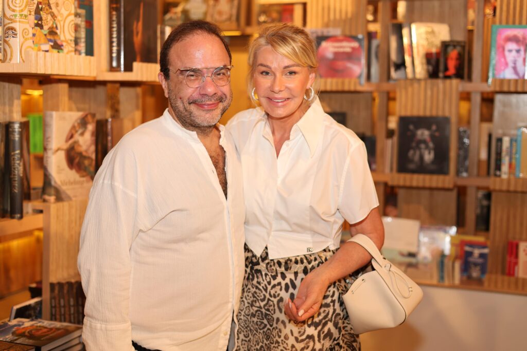 marcelo dantas curador do anish kapoor no brasil e bia doria artista plastica