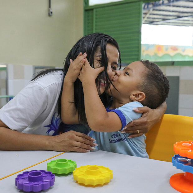 luciane maciel de sousa com o filho bernardo 3