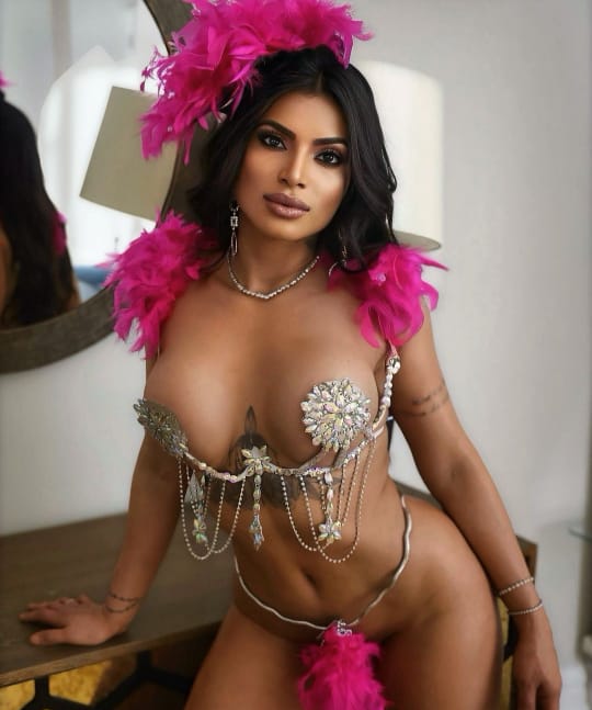 A gata revelou que também fará uma dieta bem radical como forma de preparação.