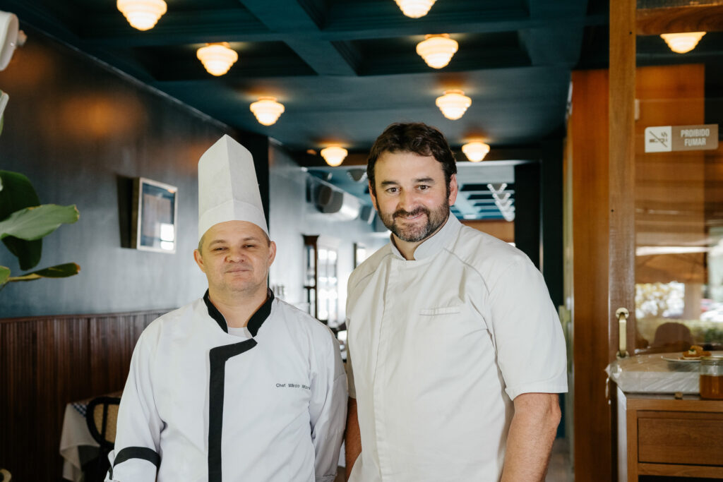 Chefs Francisco Márcio Moraes e Guillaume Petitgas. Crédito: Lara Queiroz