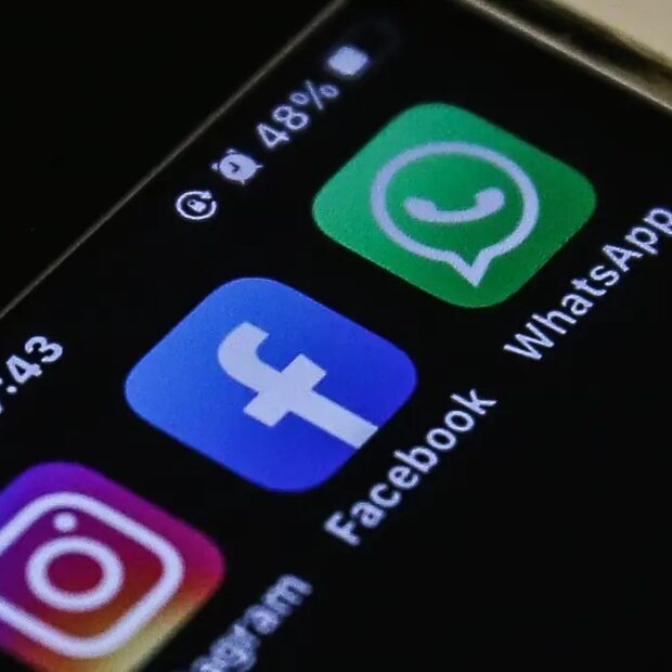 redes sociais facebook instagram whatsapp