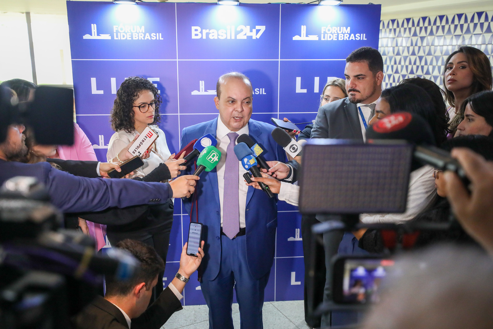 54182846536 95df7a3578 h