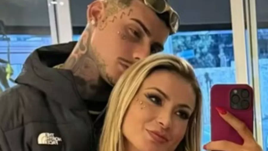 Além de chocar a internet por tatuar o nome do rapaz, Urach chocou o público por há poucos dias ter assumido relacionamento com outra mulher.