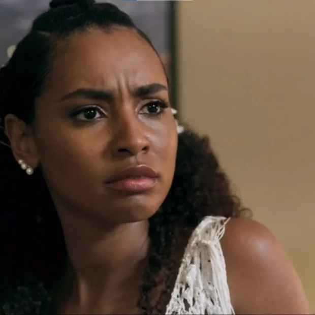 A mocinha é dopada, rejeita Rudá e enfrenta uma explosão de revelações bombásticas que prometem virar sua vida de cabeça para baixo!