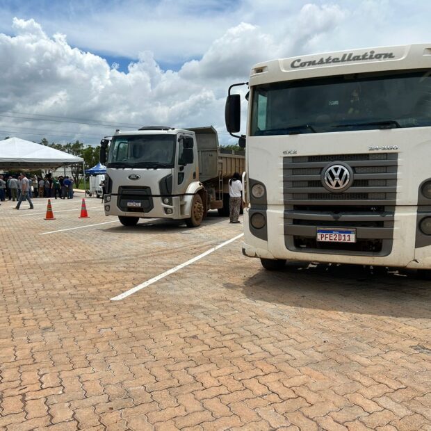 caminhao estacionamento