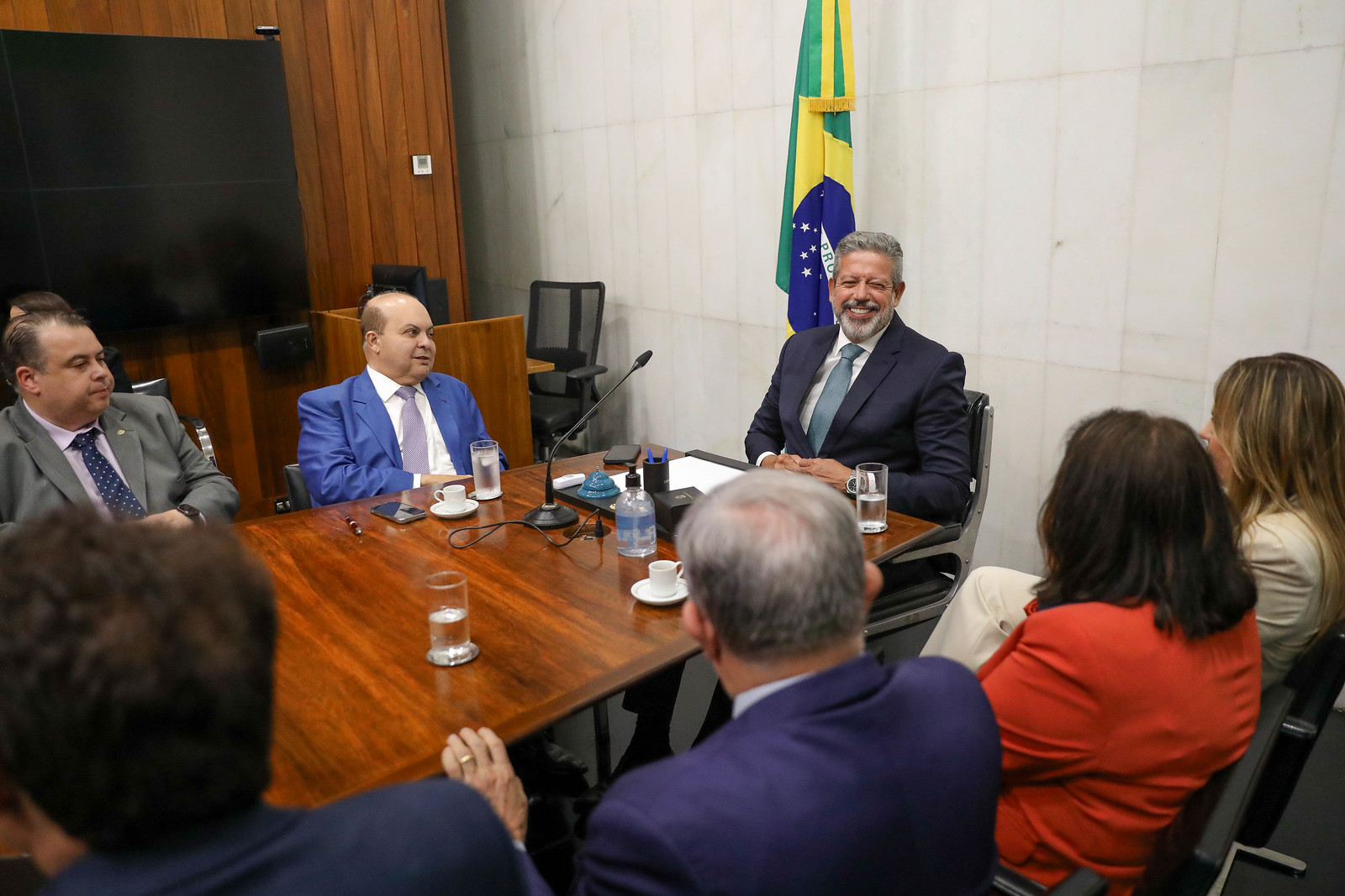 54183528136 58fc58704b h