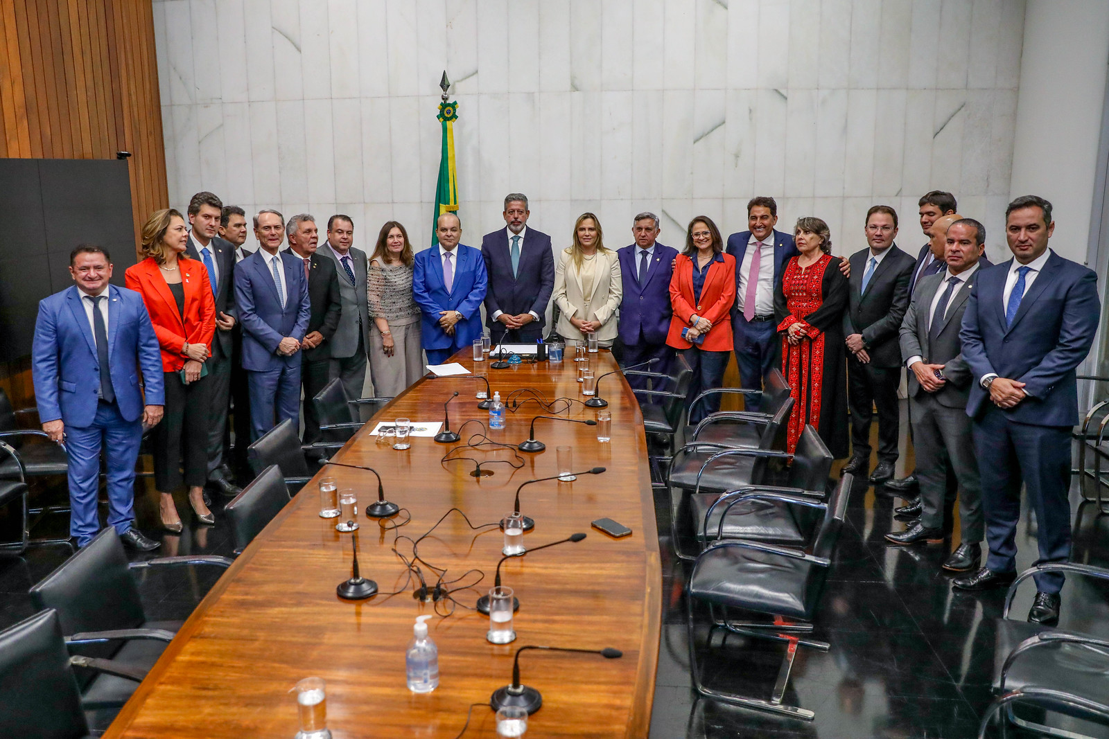 54183647576 e42c92e0ff h