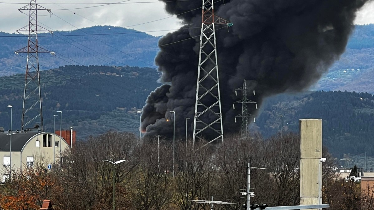 italy accident explosion eni fire