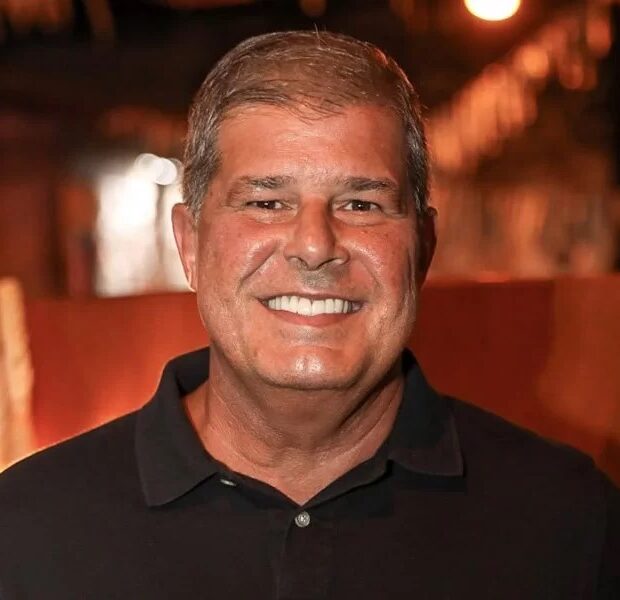 Conhecido como JB, João Bernardo Simões era referência na cobertura de eventos na cidade.