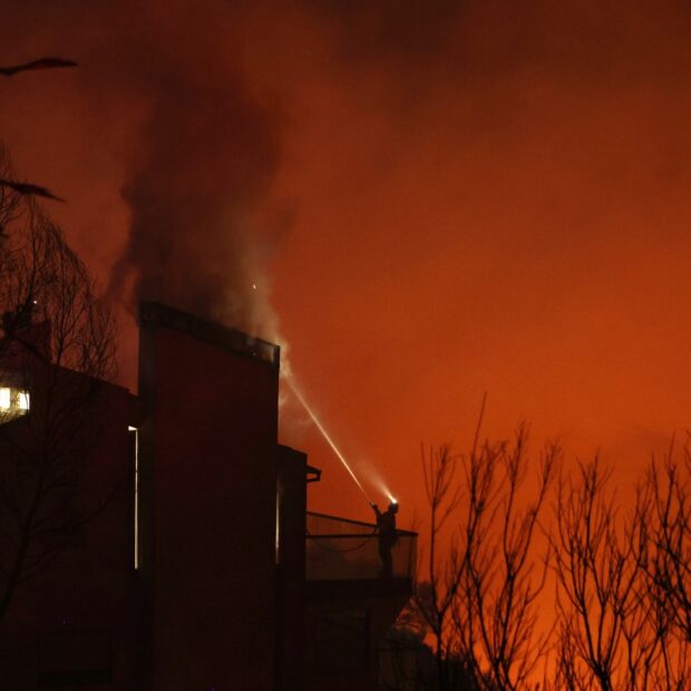 franklin fire spreads quickly 5 miles north of downtown malibu