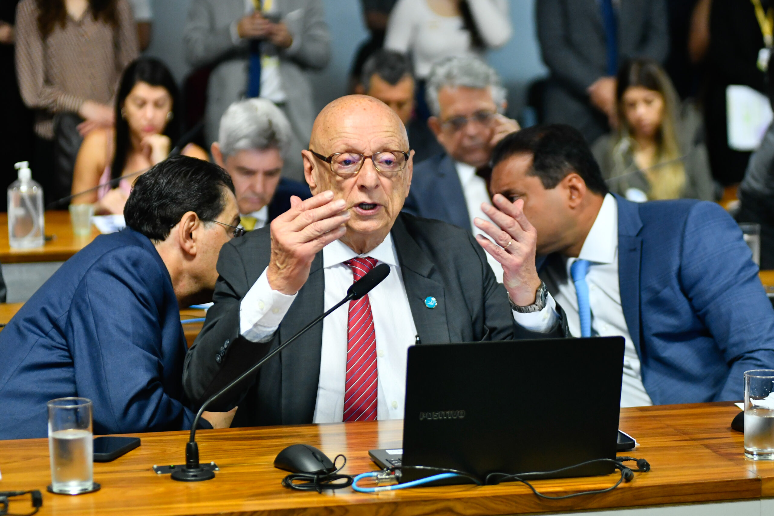ci comissão de serviços de infraestrutura