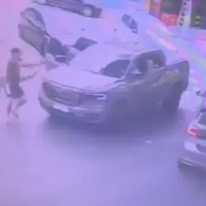 homem suspeito de roubo foi perseguido por grupo armado e morto na zona oeste de sao paulo 173384437