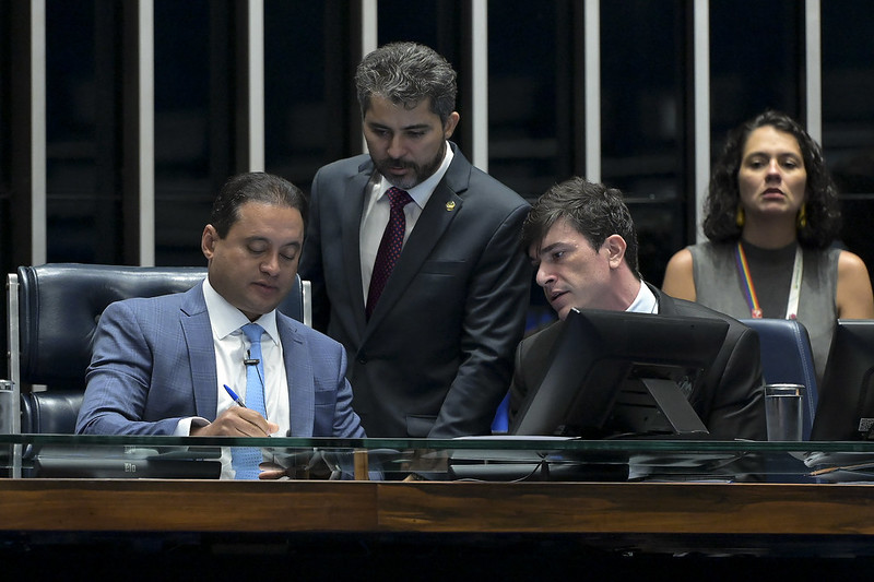 54196993335 c306640892 c