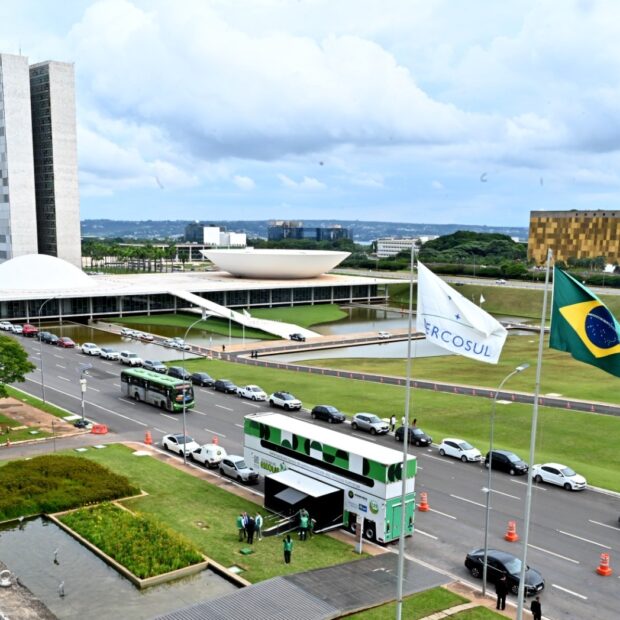 13.12. defensoria. unidade movel ministerio da justica foto vinicius feydit dpdf