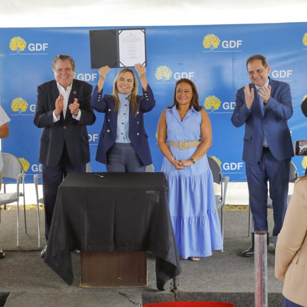 dentro 1 9 1920x1245