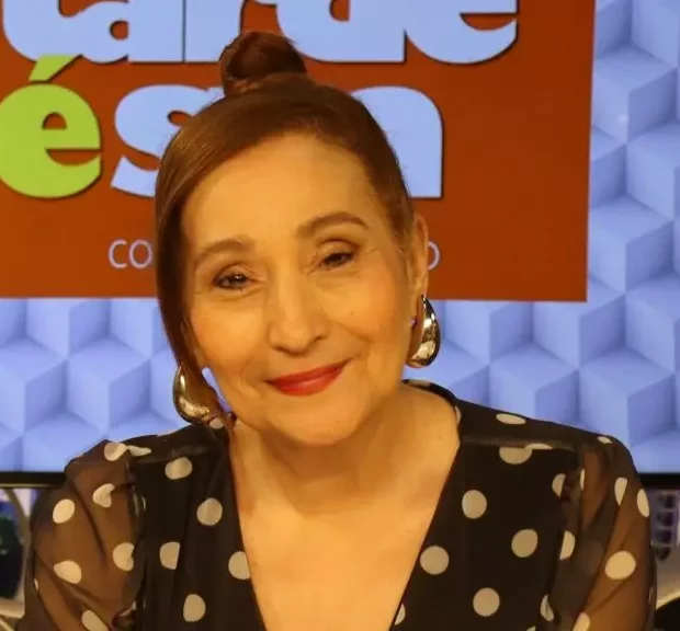 Após 36 anos, Sonia Abrão volta à tela da Globo em homenagem histórica a Silvio Santos no Domingão com Huck