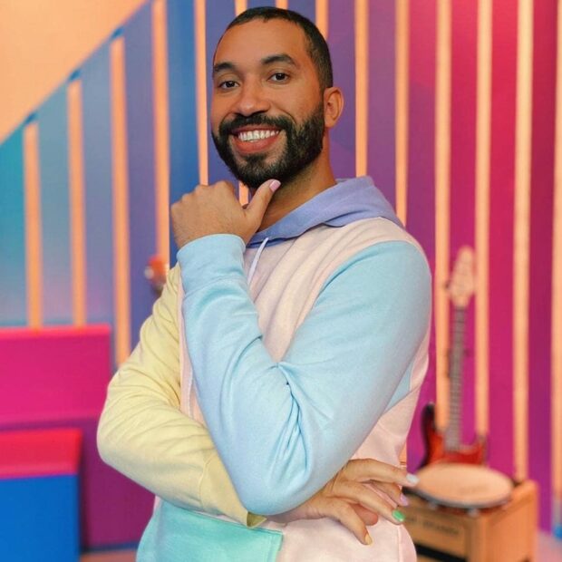 Ex-BBB sonha alto e afirma que liderar o país está nos seus planos após concluir PhD nos Estados Unidos.