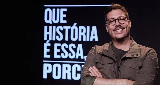 O apresentador comemora o sucesso do programa e fala sobre sua postura em relação a polêmicas e a influência das redes sociais.