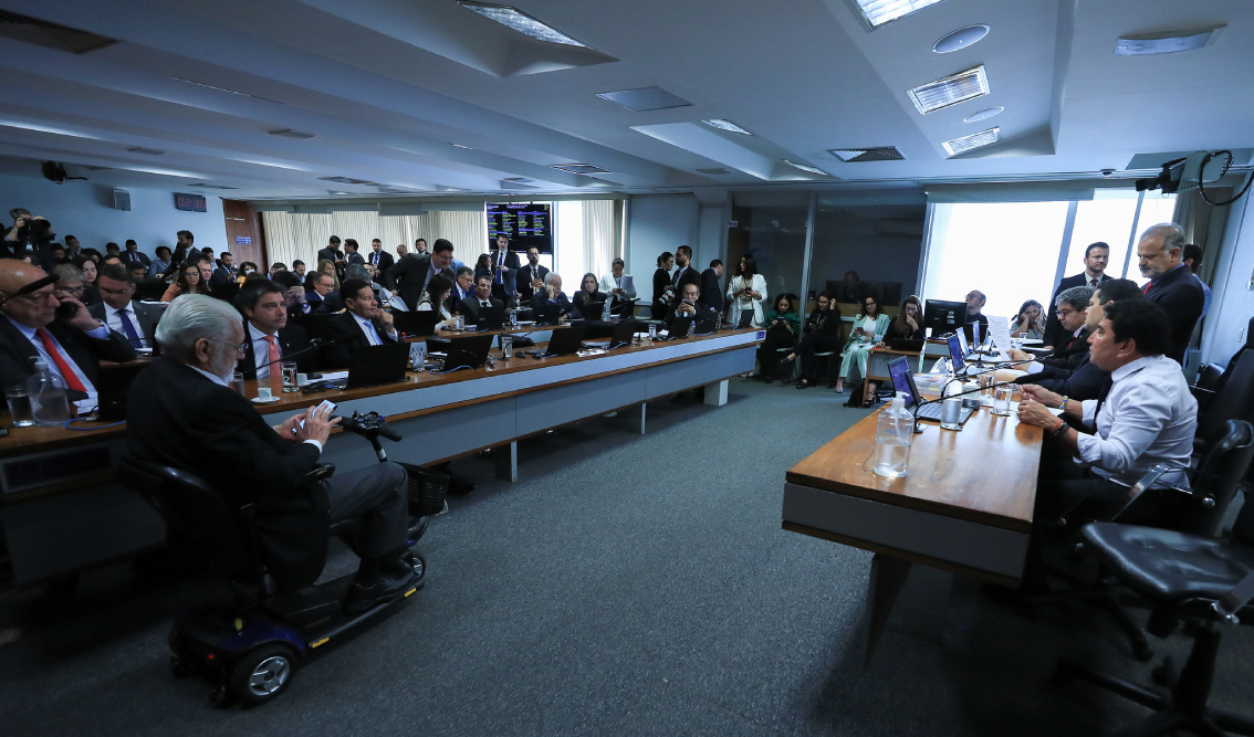 plenário da ccj do senado. (1)