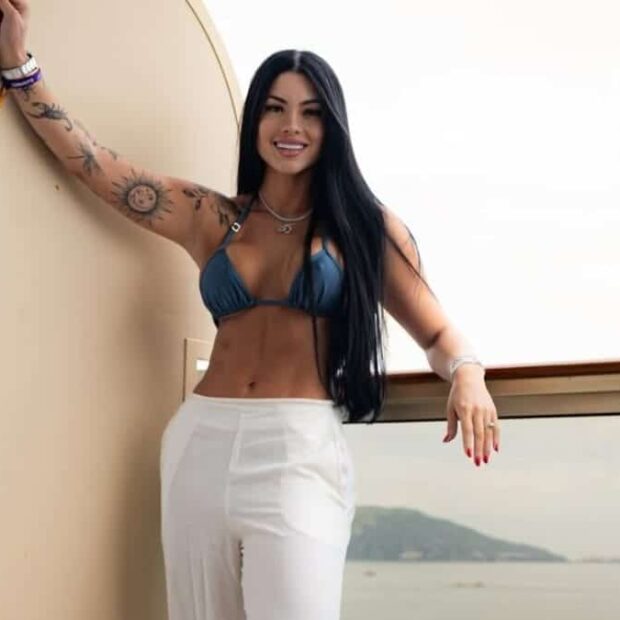 Nova paixão do cantor carrega polêmico passado envolvendo esquema de estelionato.