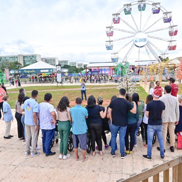 pacientes psiquiátricos do hbdf visitam o projeto nosso natal, na esplanada