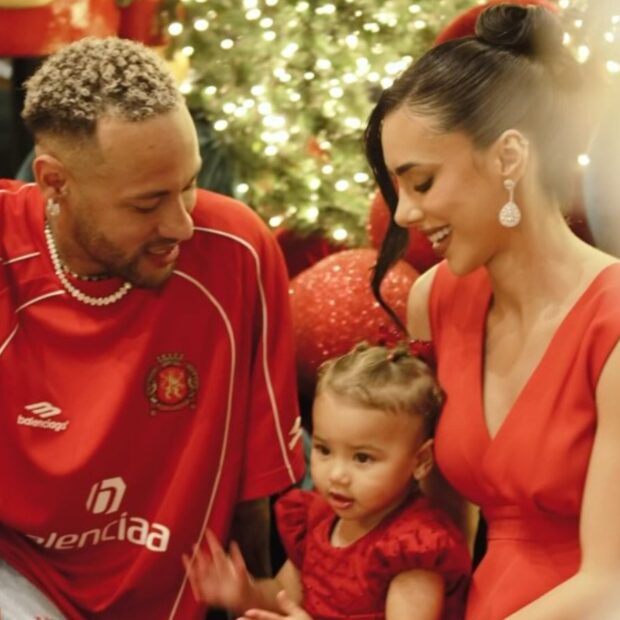 Influenciadora e craque do futebol revelam o sexo do bebê com festa temática em Mangaratiba. Influenciadora e craque do futebol revelam o sexo do bebê com festa temática em Mangaratiba.