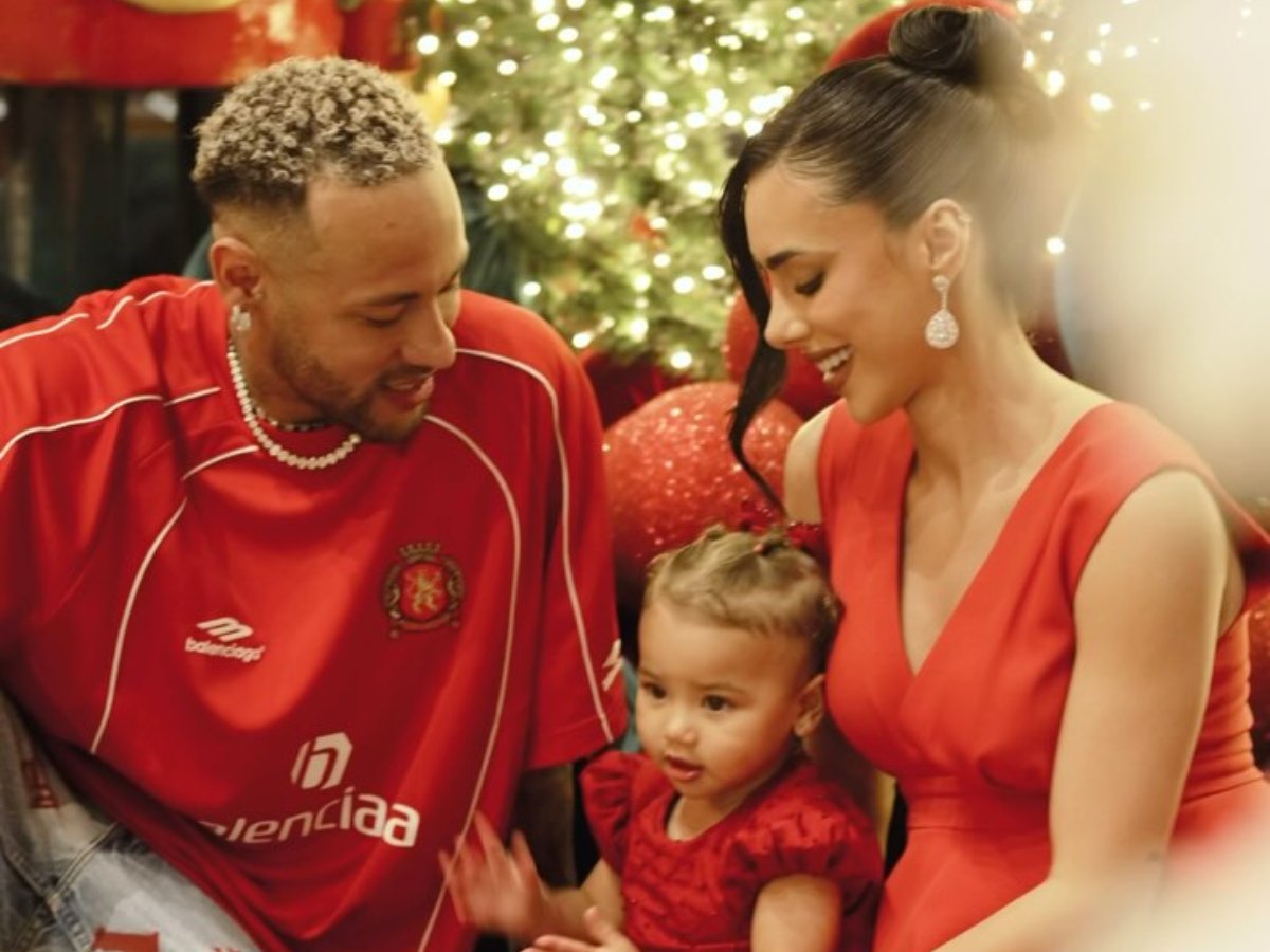 Influenciadora e craque do futebol revelam o sexo do bebê com festa temática em Mangaratiba. Influenciadora e craque do futebol revelam o sexo do bebê com festa temática em Mangaratiba.