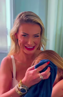 Vídeo polêmico de Andressa e Gabi, onde a sogra incentiva a nora a seguir carreira no conteúdo adulto, divide opiniões e gera críticas ferozes nas redes sociais!