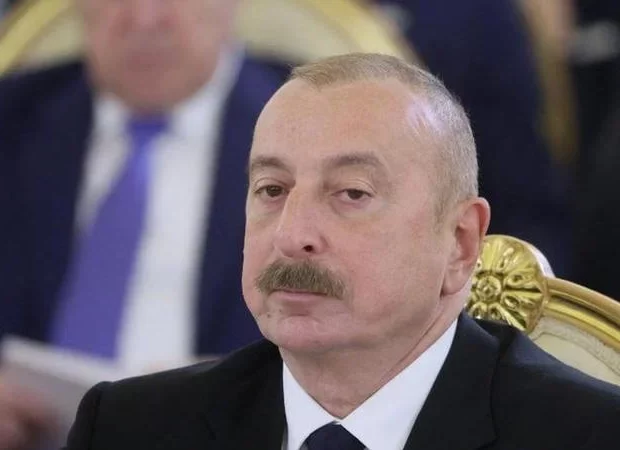 files russia azerbaijan plane crash (1)