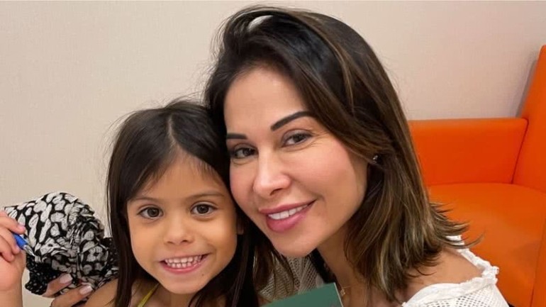 maira cardi e a filha sophia