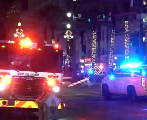 Imagem: Reprodução/WWL-TV… - Veja mais em https://noticias.uol.com.br/internacional/ultimas-noticias/2025/01/01/atropelamento-10-mortos-carro-new-orleans.htm?cmpid=copiaecola