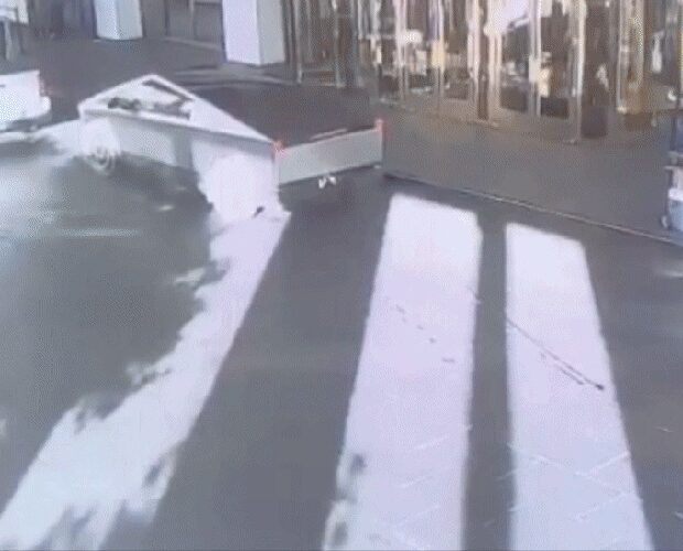 tesla explode