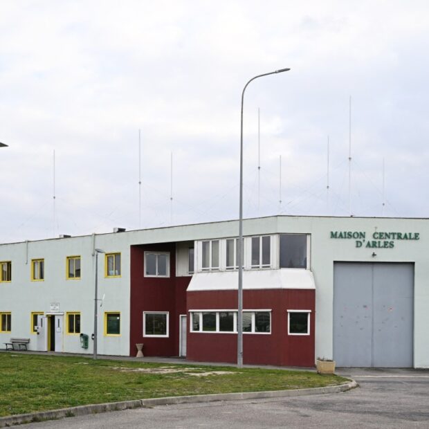 files france prison hostage