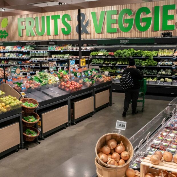 amazon fresh grocery stores open after redesigns