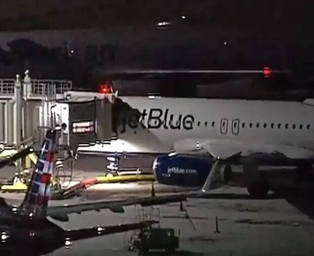 jet blue corpos encontrados compartimento voo