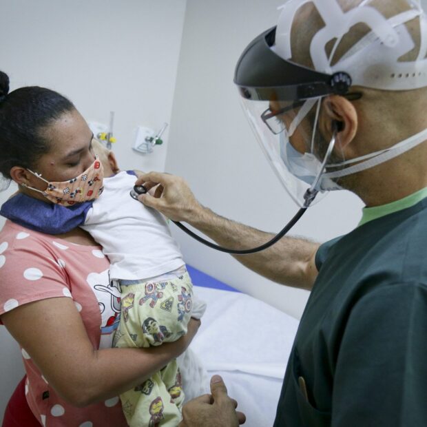atendimento pediatrico no df. foto breno esaki arquivo agencia saude df 2 1920x1280