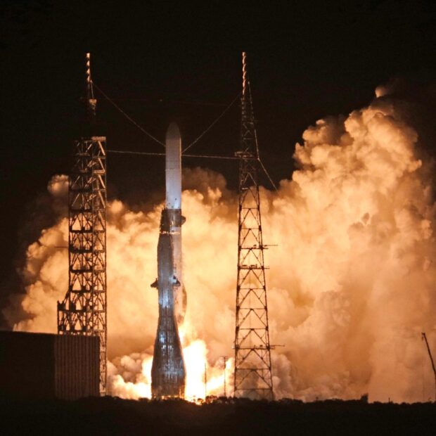 first launch of blue origin's new glenn rocket