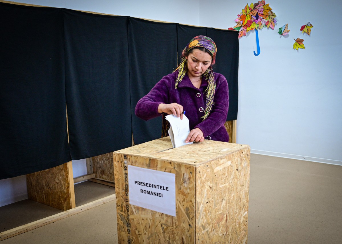 files romania vote date