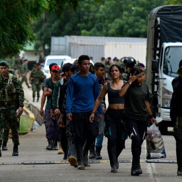 colombia conflict rebels weapons delivery