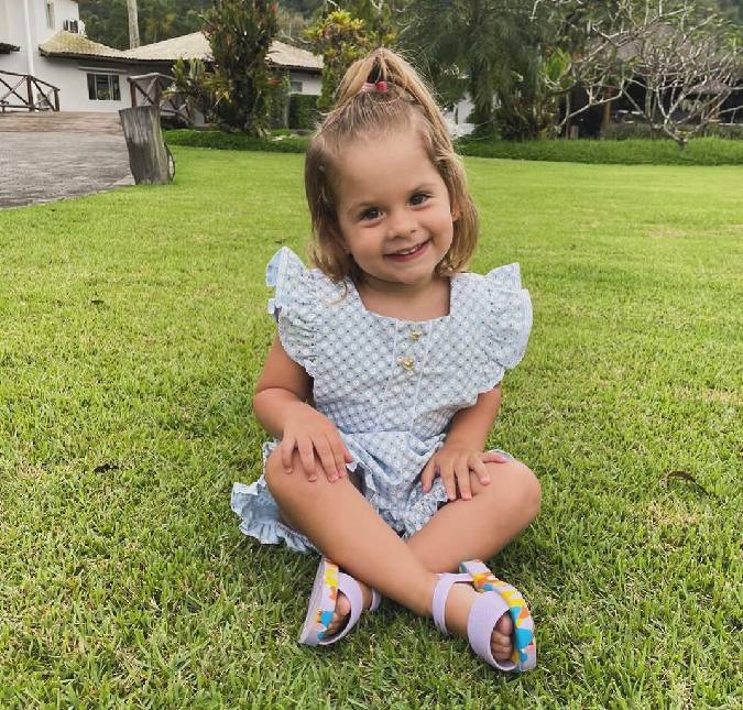 Virginia compartilha momento fofo em que Maria Flor diz adeus à chupeta com a ajuda da irmã mais velha, Maria Alice. Um adeus doce e cheio de emoção!