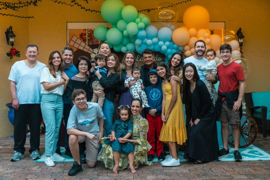 foto 06 a família burjack reunida com os convidados